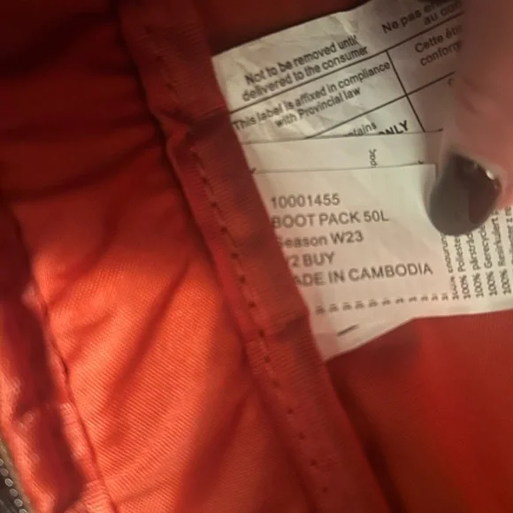 Women’s ski kit complete w/ gently used jacket, pants, leggings, gloves & bag! - Picture 4 of 17